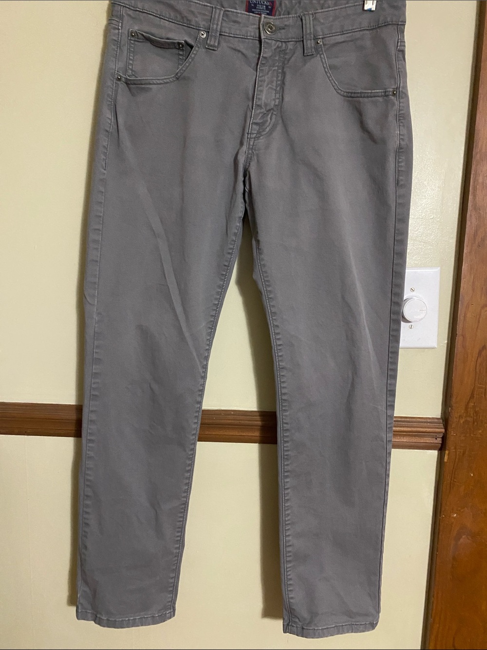 UNTUCKit Men's Slim Straight Jeans in Gray